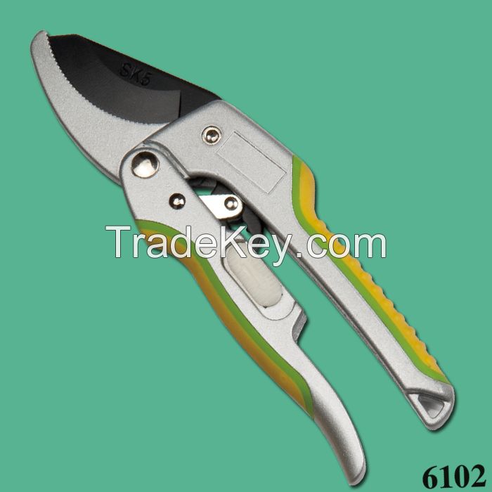 Premium Ratchet Pruner 