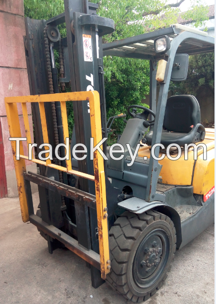 Used TCM FD30 forklift