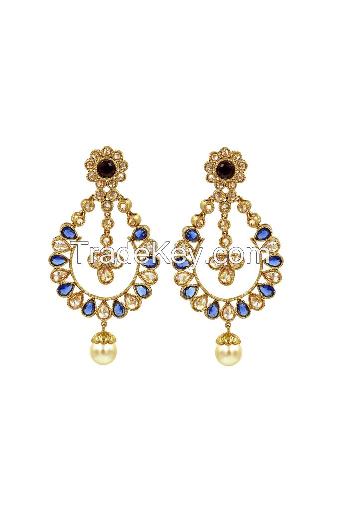 Gold with round shaped earring 