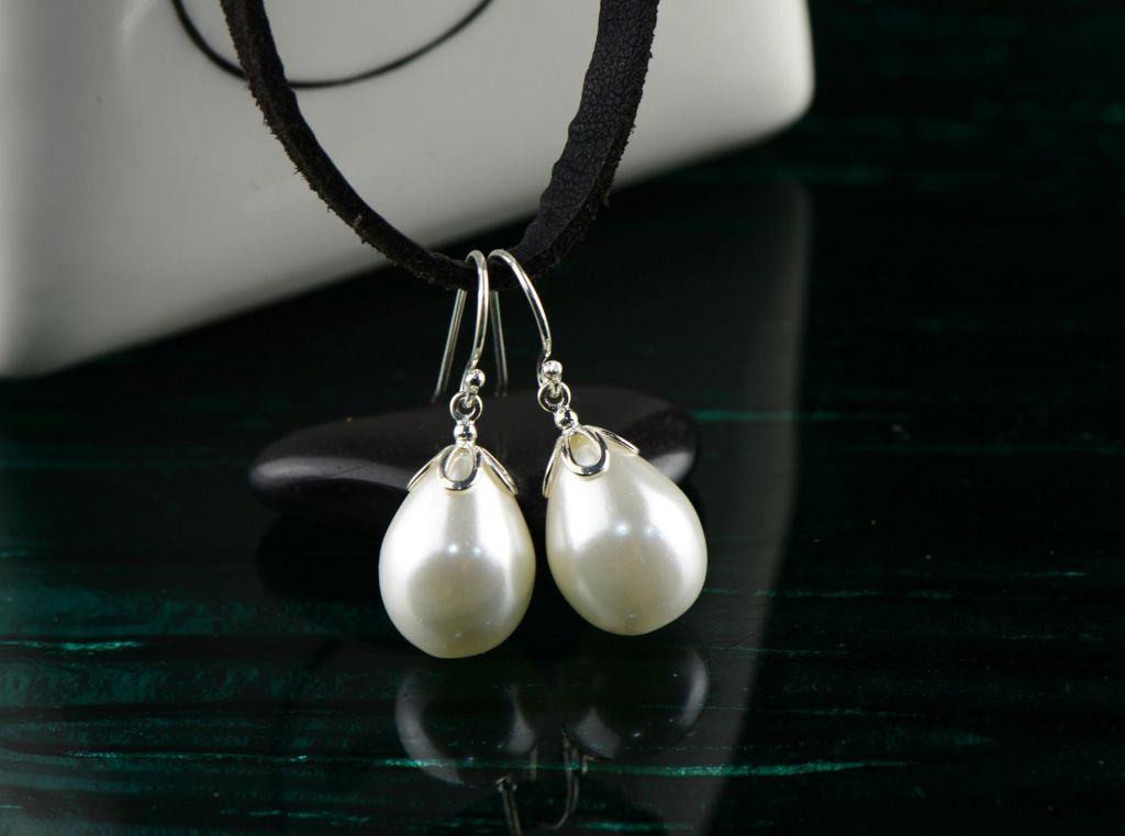 Pretty waterdrop shaped pearl S925 sterling silver  Earrings