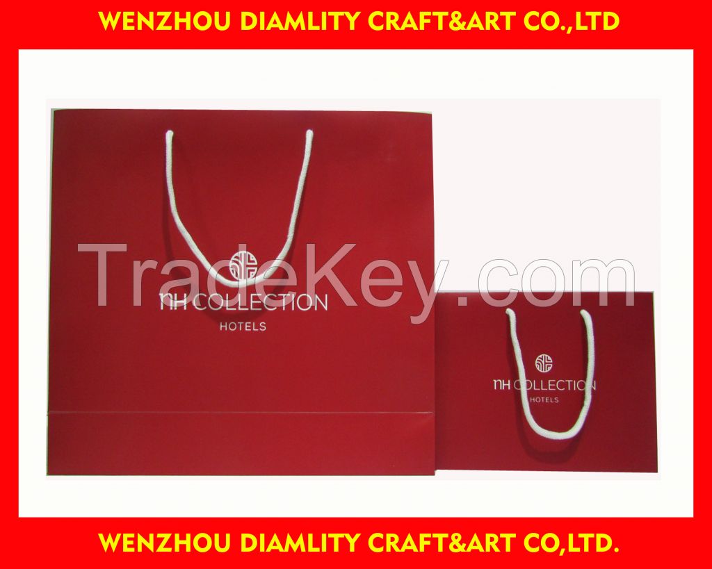 2016 fashionable and durable paper gift bags with logo print