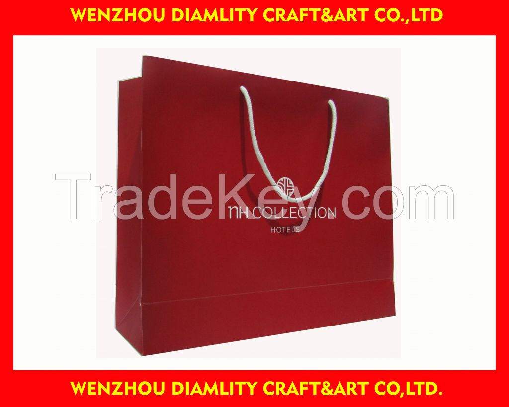 2016 fashionable and durable paper gift bags with logo print