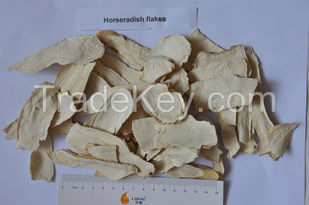 Dried horseradish flakes