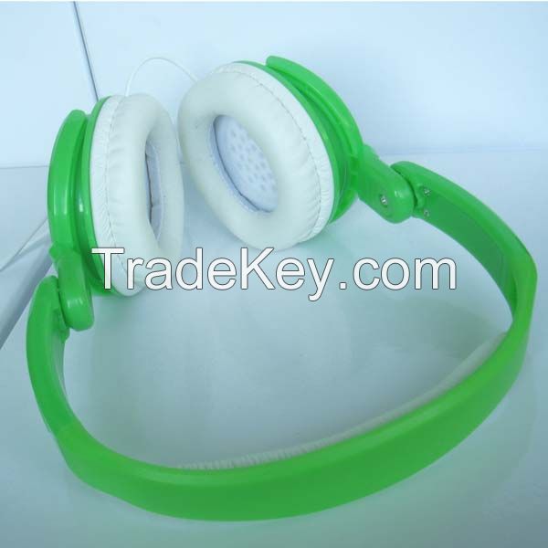 Over-ear Stereo Bass Headphone Folding Earphone Colourfull Headsets for Phone tablet computer and other Audio devices