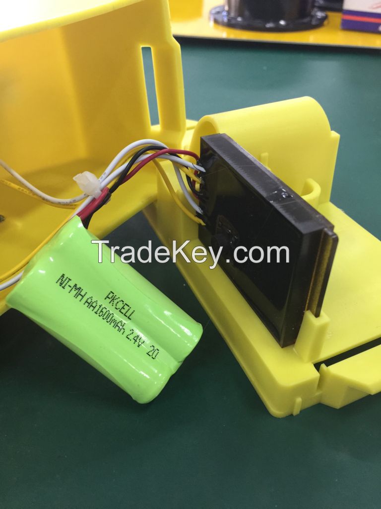 Solar road safety traffic barricade warning light