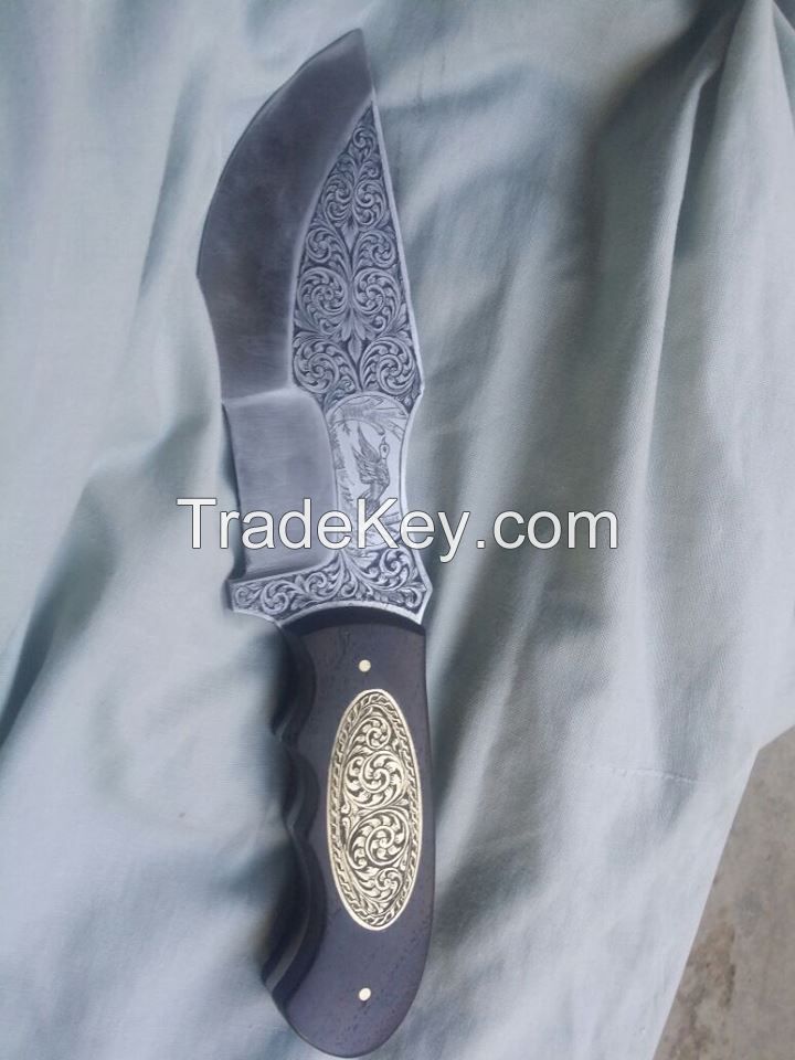 engraved trakker knife