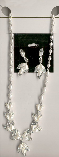 Pearl Jewelry--Necklace Set