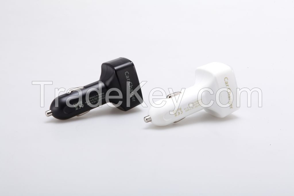 2-port 3.1A Car Charger with Charging Current, voltage and in-car Temperature Display
