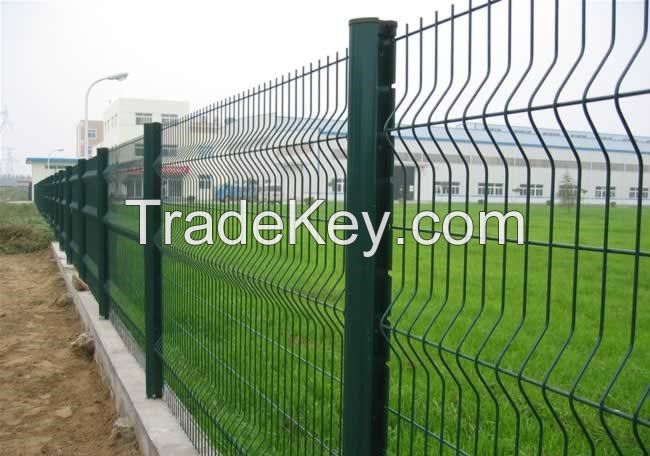 colorful curvy wire mesh fence, welded wire fence, welded fence