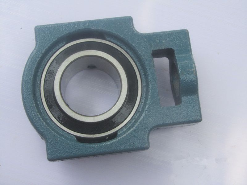 KM UCT210 pillow block bearing