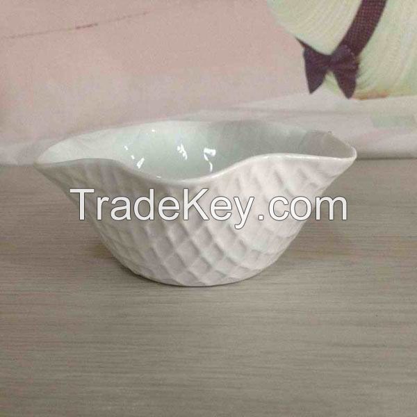 Relief White Porcelain Wave Edge Salad Bowl