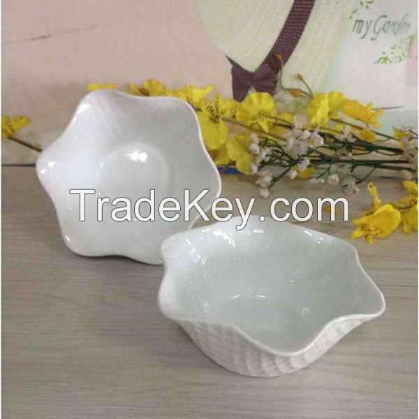 Relief White Porcelain Wave Edge Salad Bowl