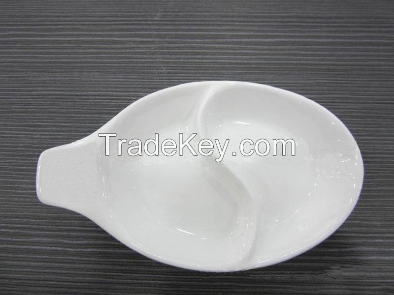 Double Divided Round Sauce Dish With A Handle