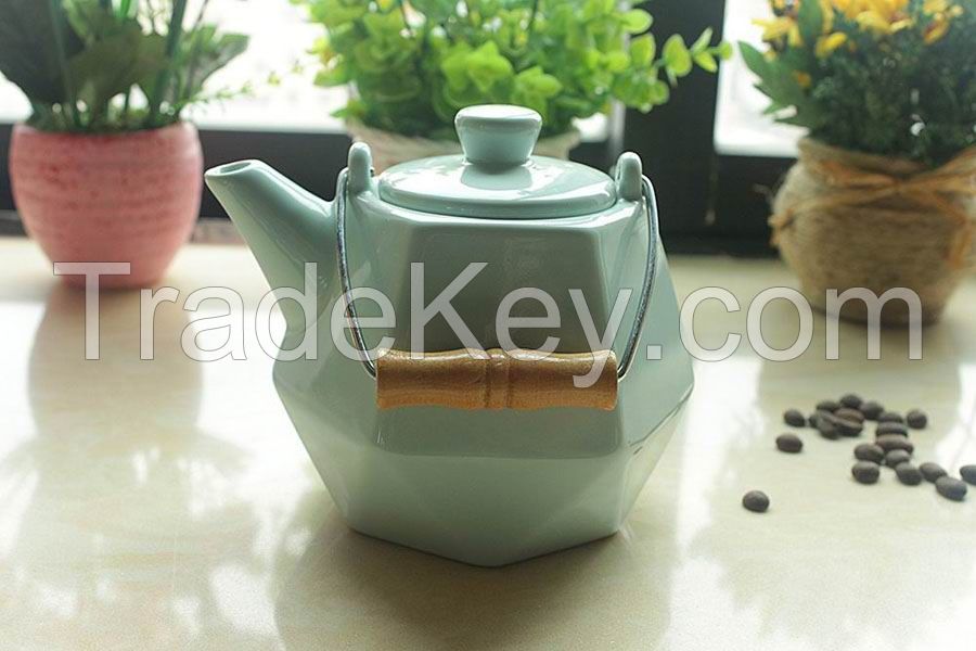 Teapot With A Stainless Steel Handle
