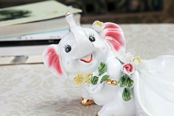 Cartoon Baby Elephant Porcelain Figurines and Fruit Plates