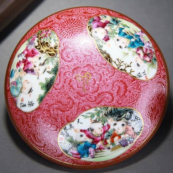 High Quality Handmade Carmine Red Glaze Porcelain Tea Canister Painted Playing Children