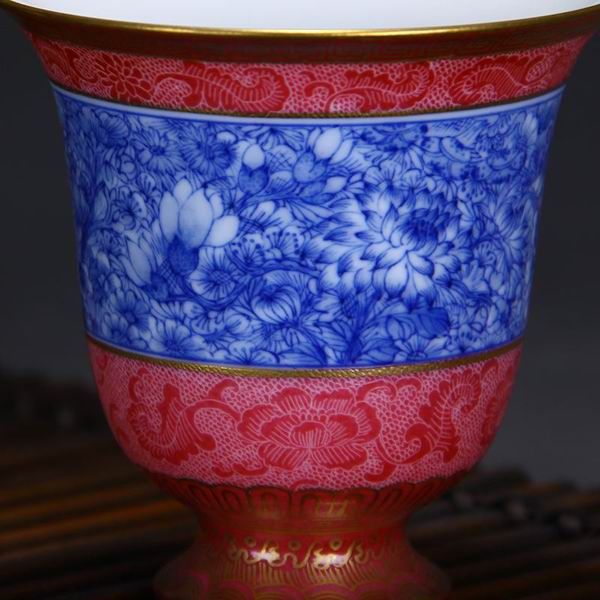 High Quality Handmade Carmine Red Glaze Bell Shaped Blue and White Floral Porcelain Cup
