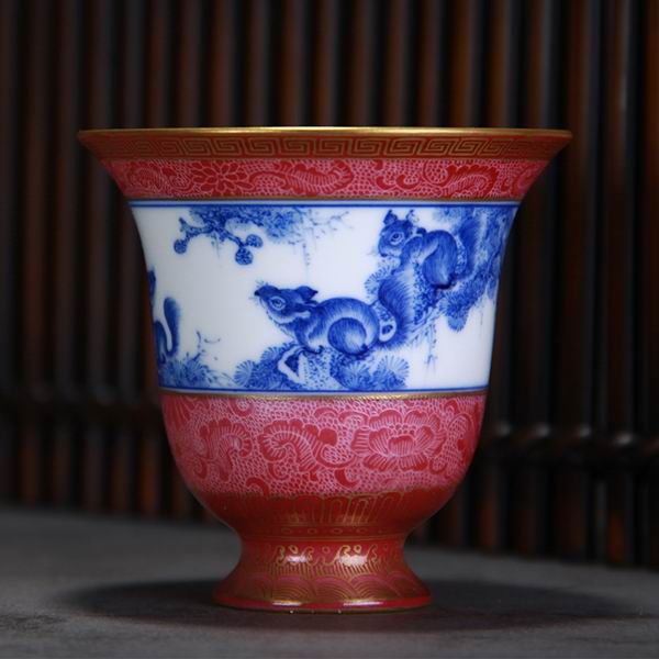 High Quality Handmade Carmine Red Glaze Bell Shaped Blue and White Porcelain Cup With Squirrel Motif