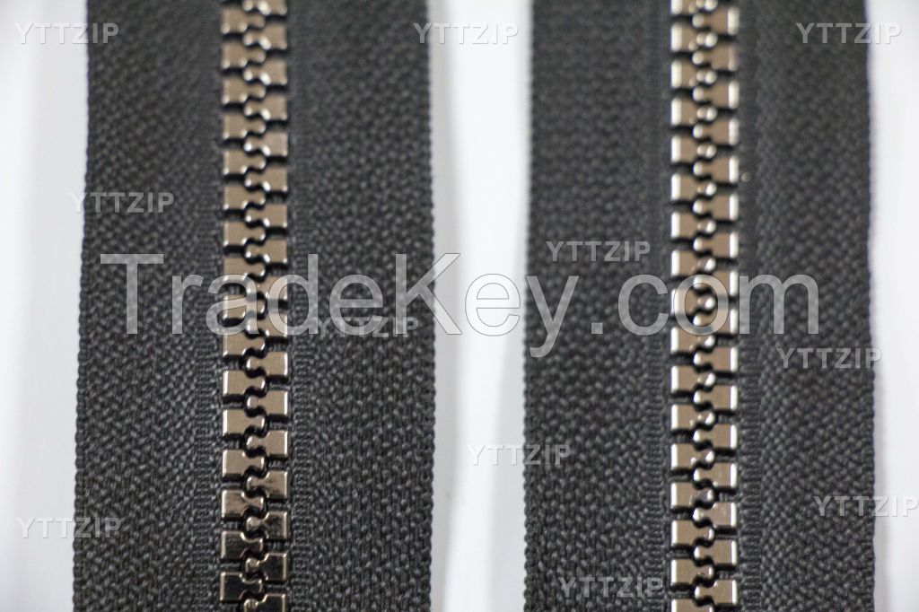 plastic zipper with plated shining teeth