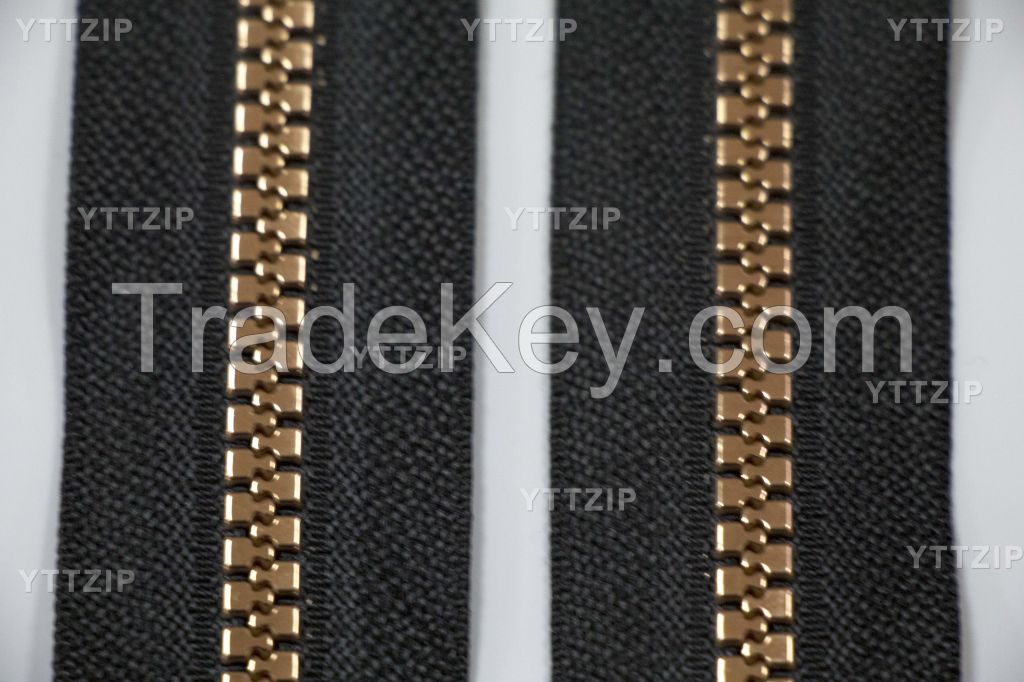 plastic zipper with plated shining teeth