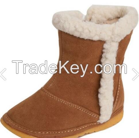 Squeaky Boots With Faux Fur Lining 