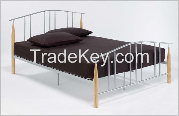 metal double bed