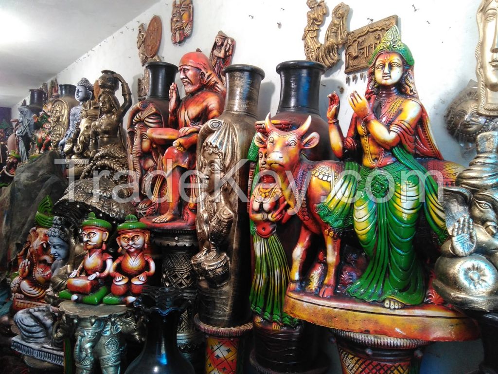 Terracotta sculptures, pots, vases, decorative items