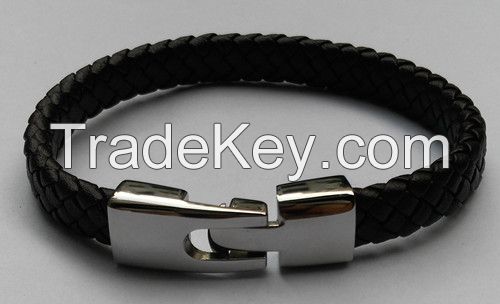 Stainless steel bracelet with leather