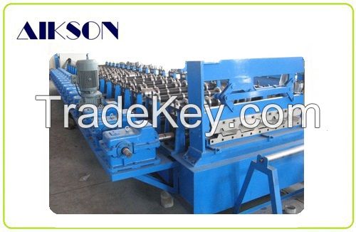 High speed roof roll forming machine