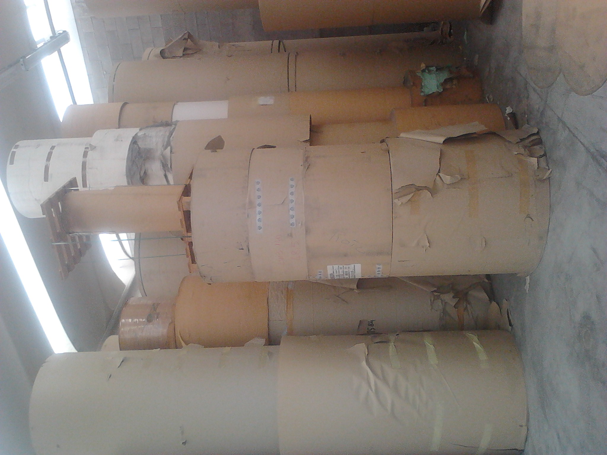 KRAFT PAPER ROLLS  and  Bales of  Waste  kraft paper rollsr