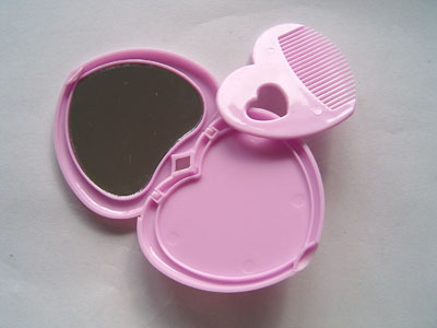 Foldable Mirror with Comb