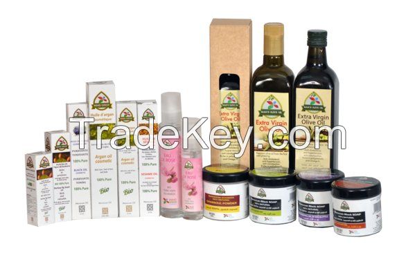 Vegetable Oils 100% Organic.  Flower hydrolats. Extra virgin Olive Oil, Clay and Black Soap