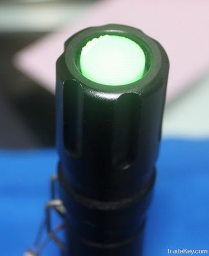 BLX8-100 CERRXML-T6 1000 Lumens Flashlight