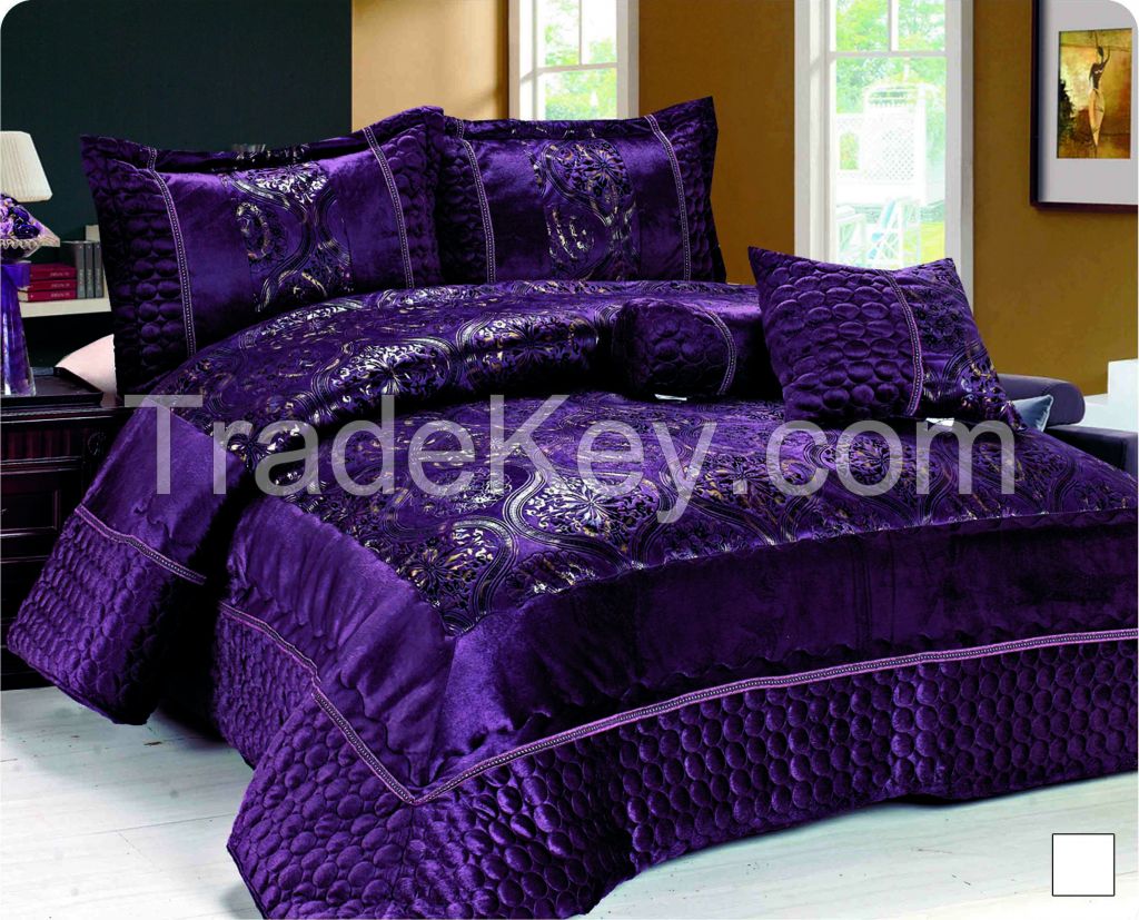 Short velvet comforter set