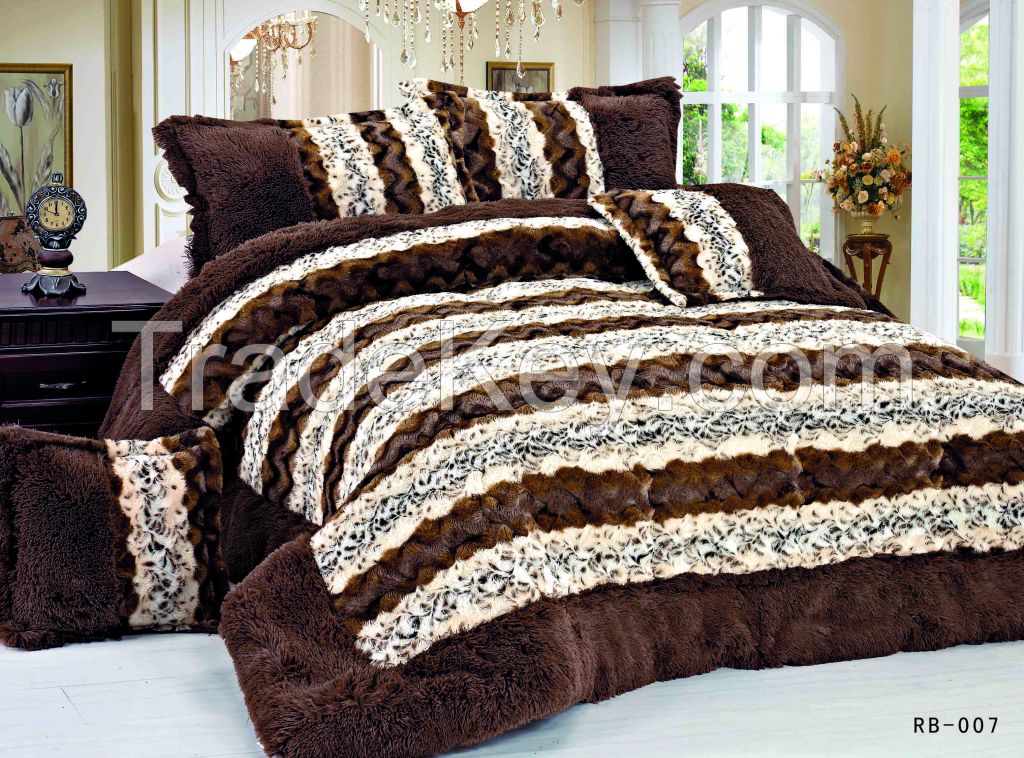 LONG VELVET COMFORTER SET