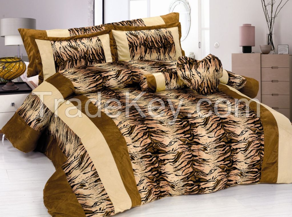 Animal design short velvet comforter set