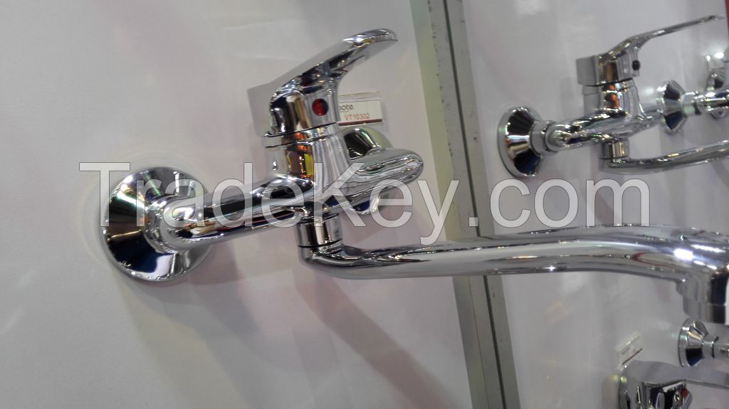 Single lever wall-mounted kitchen sink mixer