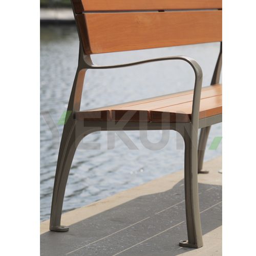 Premium Outdoor & Site Furniture Company (MODERN CLASSIC BENCH)