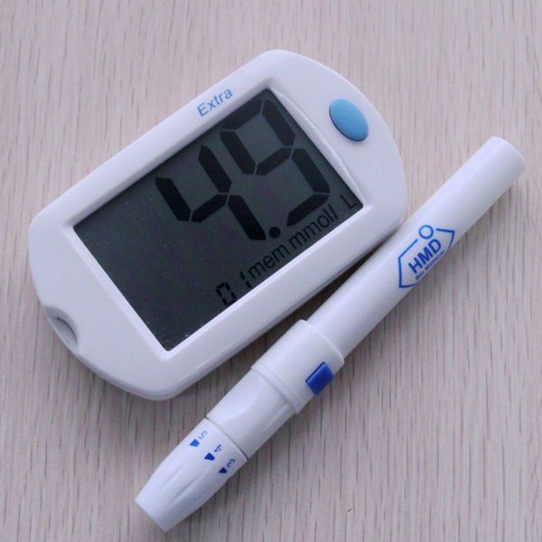 GLUCOLEADER blood glucose meter