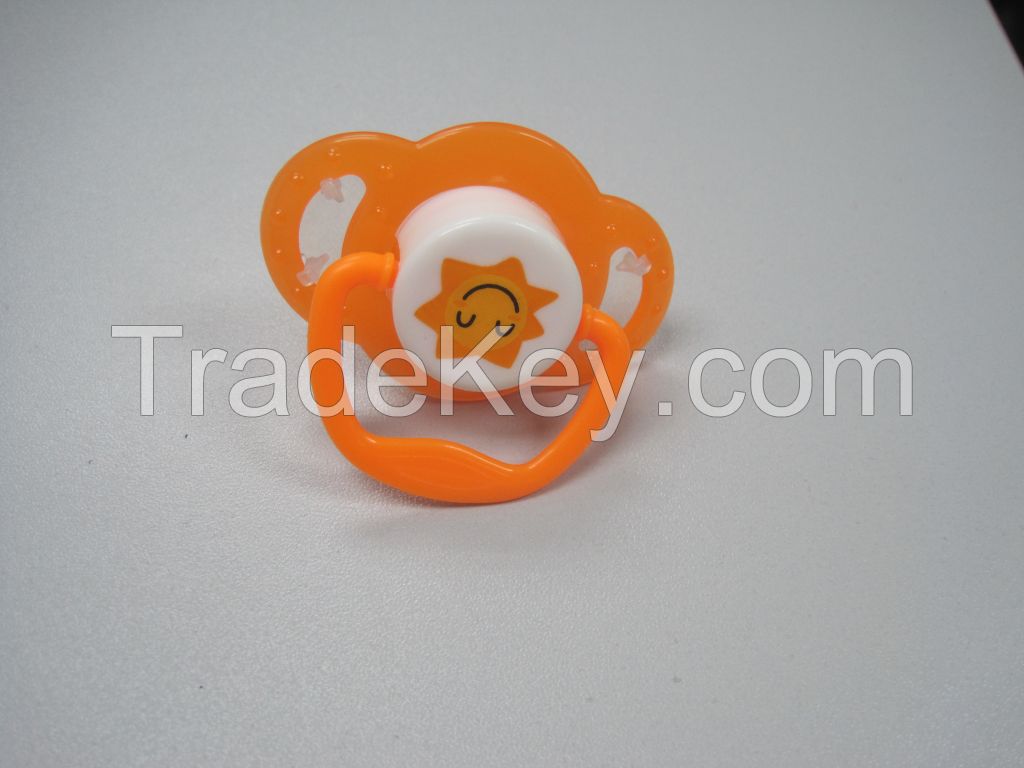 factory wholesale latest design low price baby funny silicone pacifiers with good quality