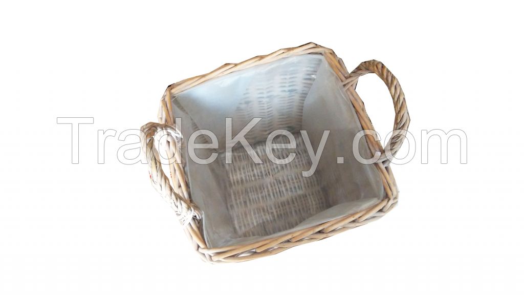 wicker flower basket/pots       wood flower pots