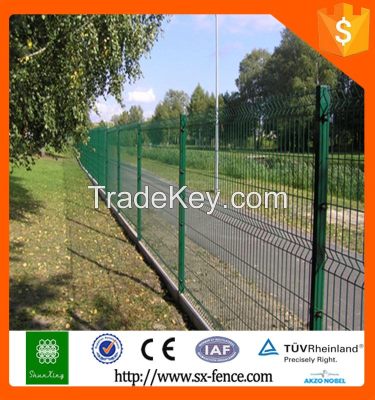 Galvanized pvc or powder coated wire mesh fence
