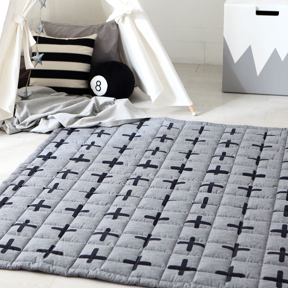 100% cotton rug with Cross pattern