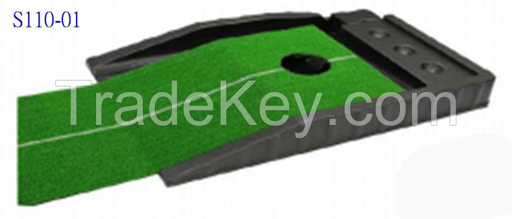 One Hole Putting Mat