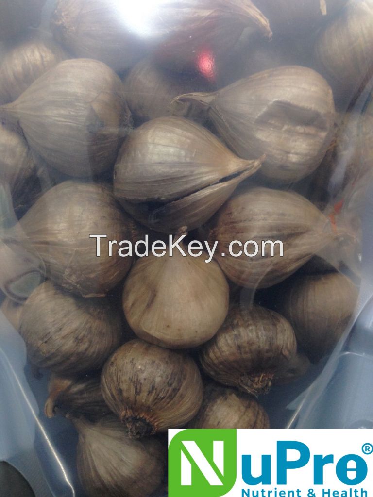 Naturally fermented black garlic