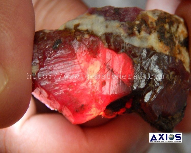 Wholesale uncut rubies