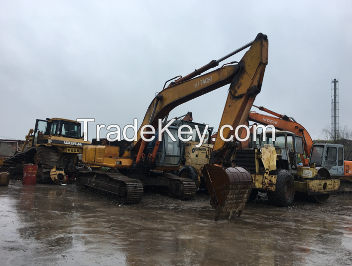 1Used Hitachi EX200-1 Excavator