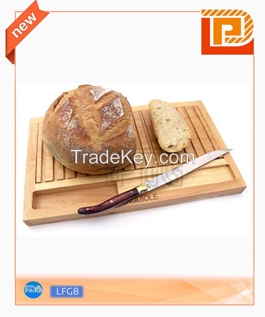 Wooden cutting board for bread 