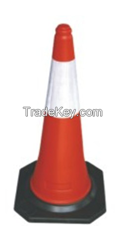 PE-750A traffic cone with rubber base