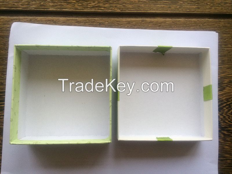 Cardboard Paper Gift Set Boxes with Eco-Friendly Material 